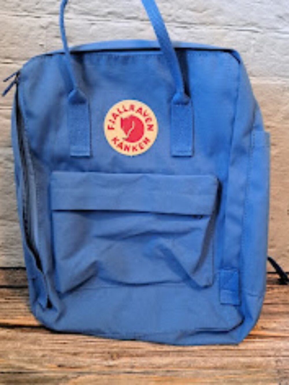 Fjallraven Kanken Blue Backpack with red emblem good condition